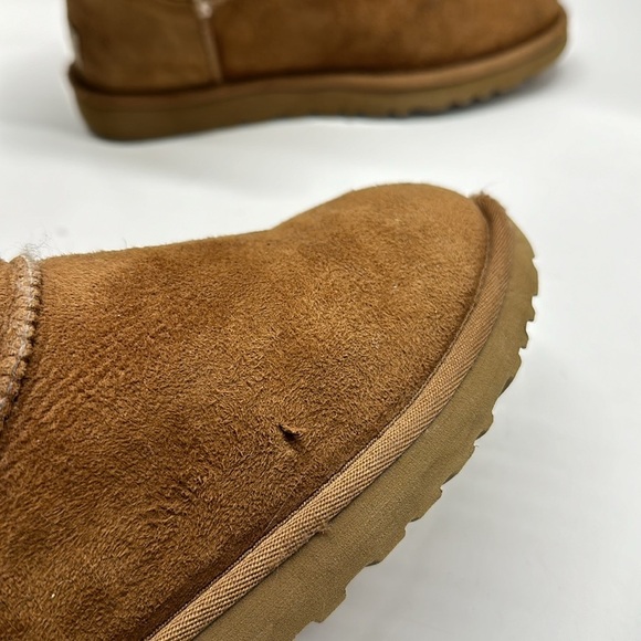 UGG Bailey Button Boots Short Boot Shearling Lined Waterproof Chestnut Brown 7 - Picture 8 of 10